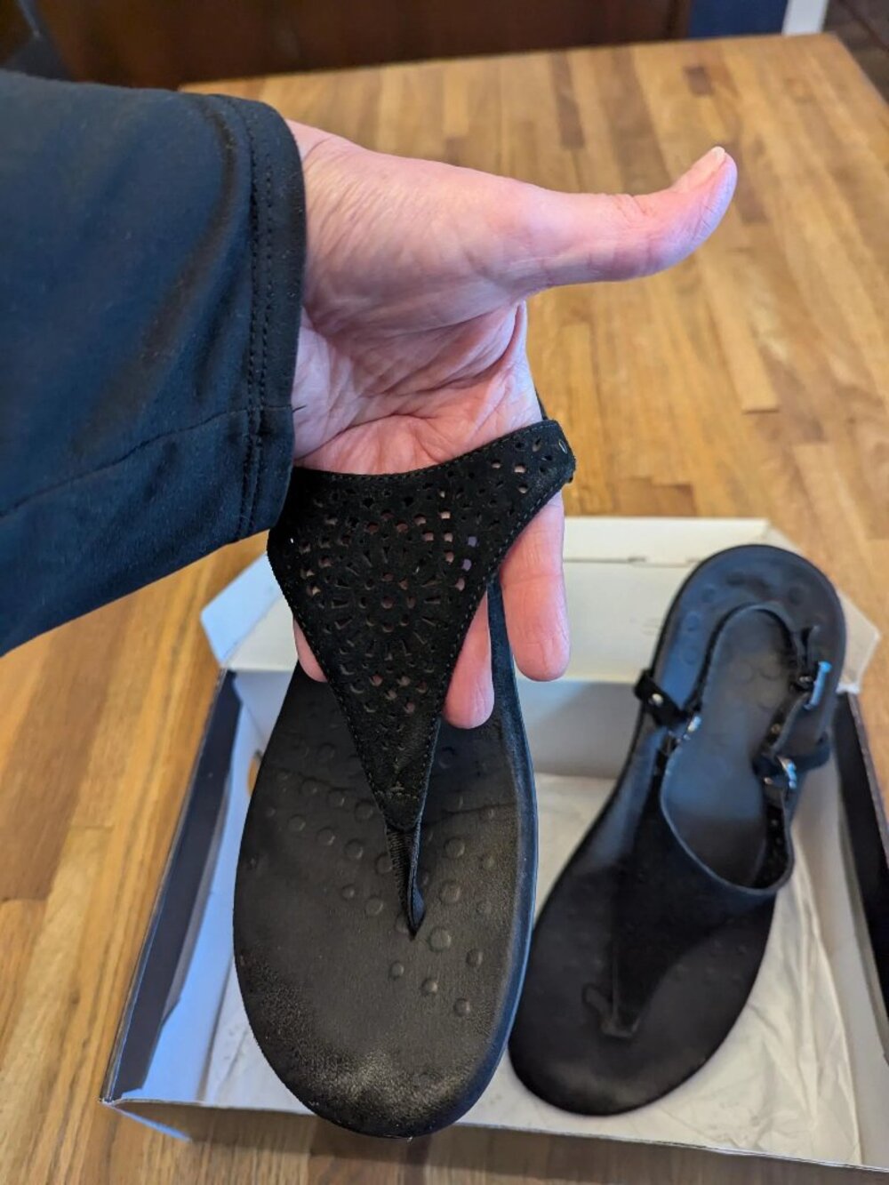 Vionic Black Suede Kirra Buckle Toe Post Perforated Punched Design Thong Sandals